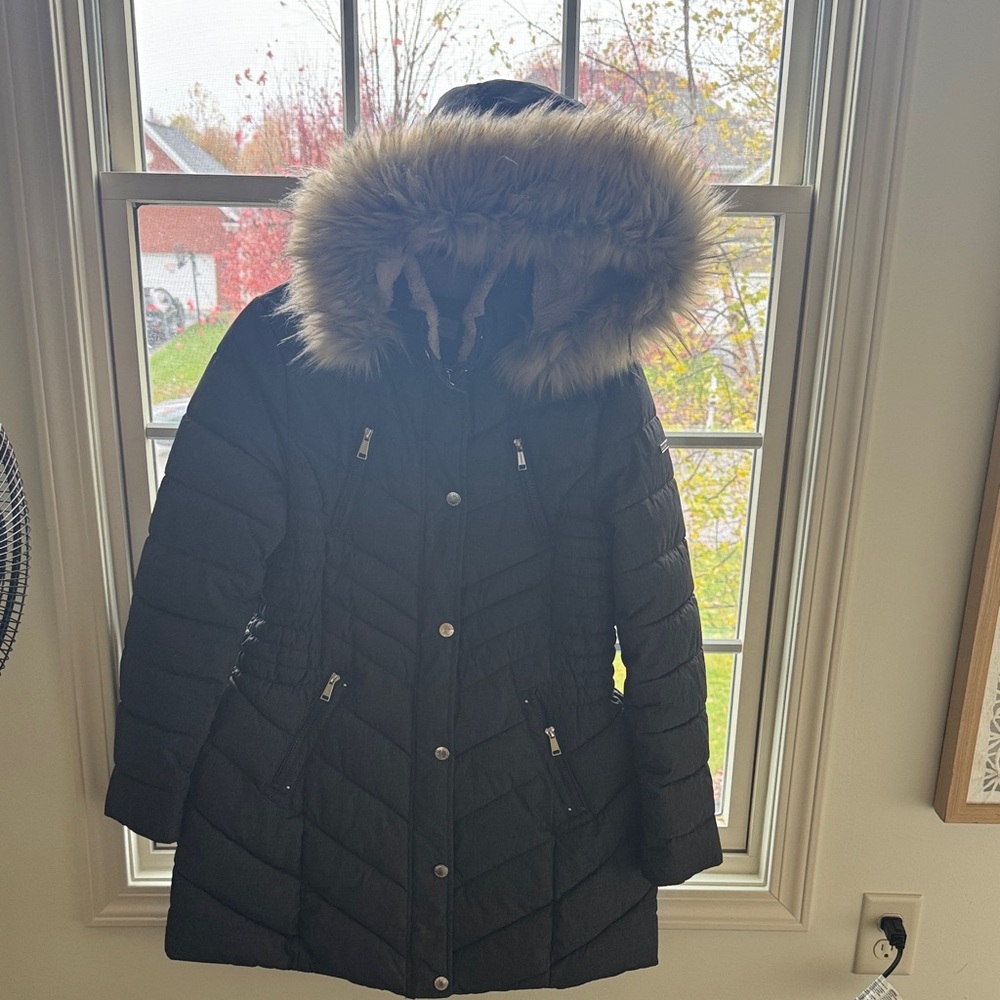 Laundry By Shelli Segal Black Puffer Coat with Fur Trim